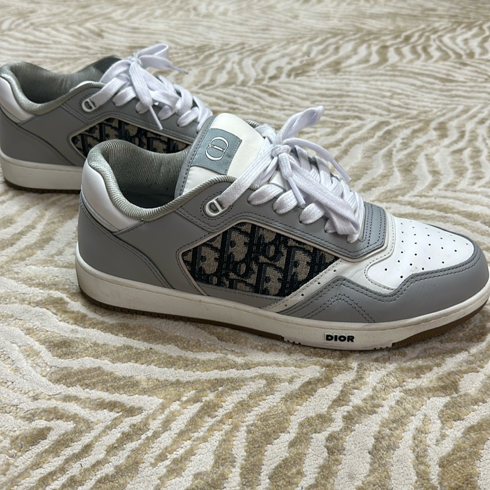 DIOR Low-Top Sneaker Gray and White Smooth Calfskin